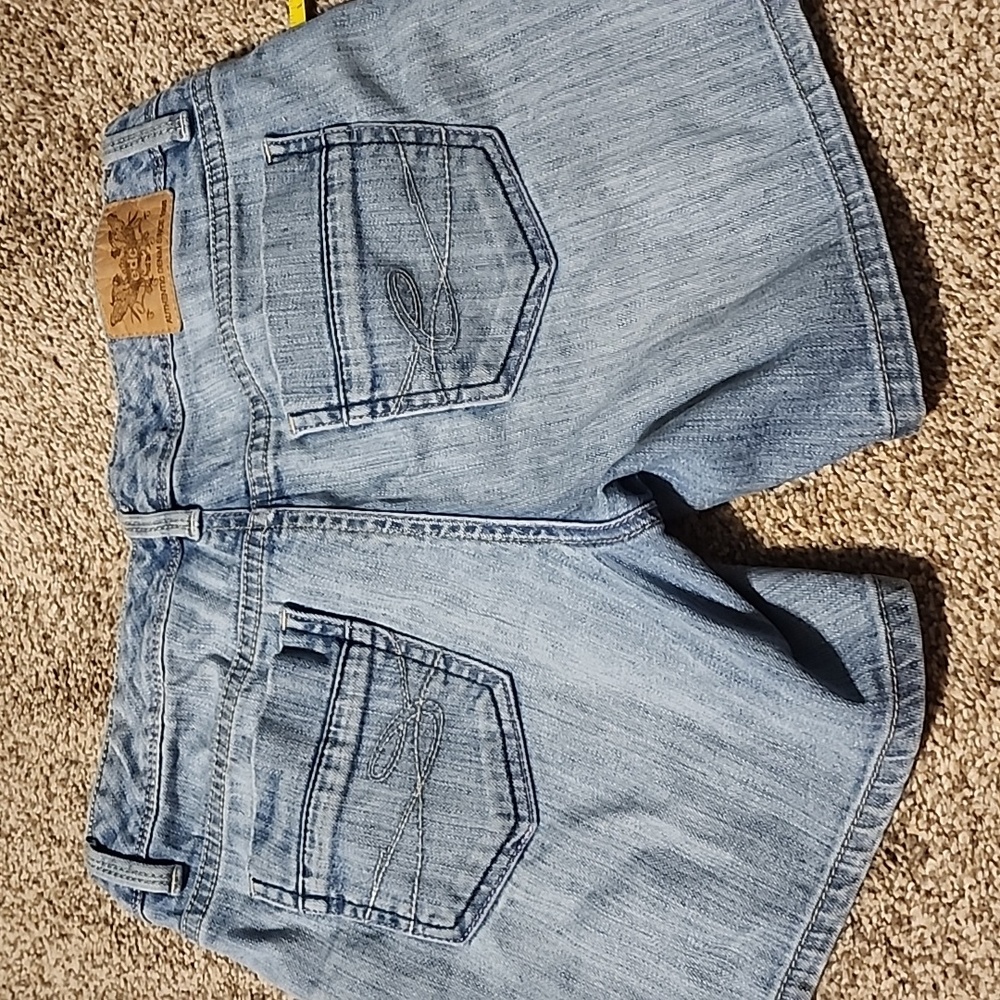 Shorts - Picture 3 of 4